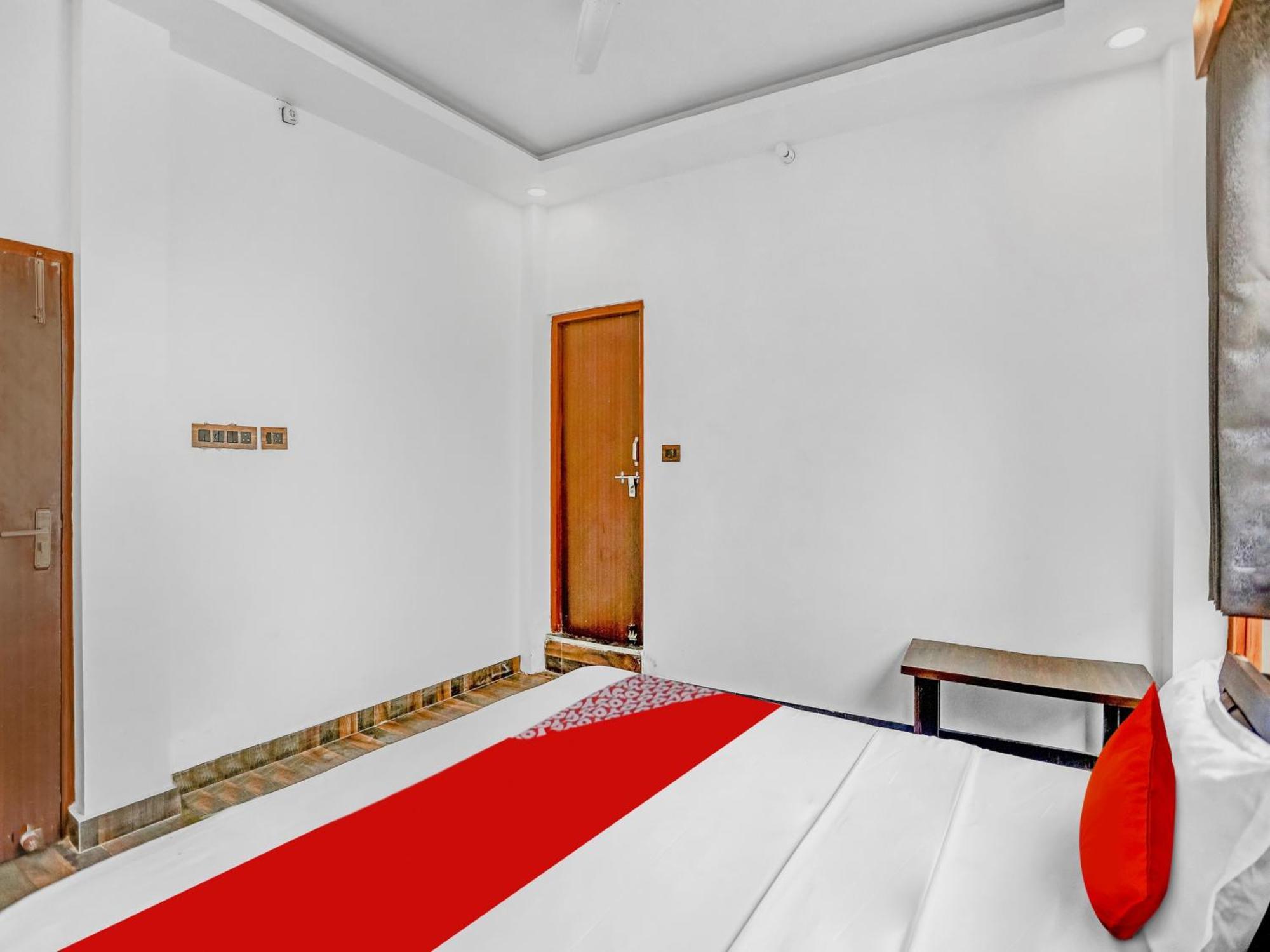 Hotel O Mahakaal Palace Lucknow