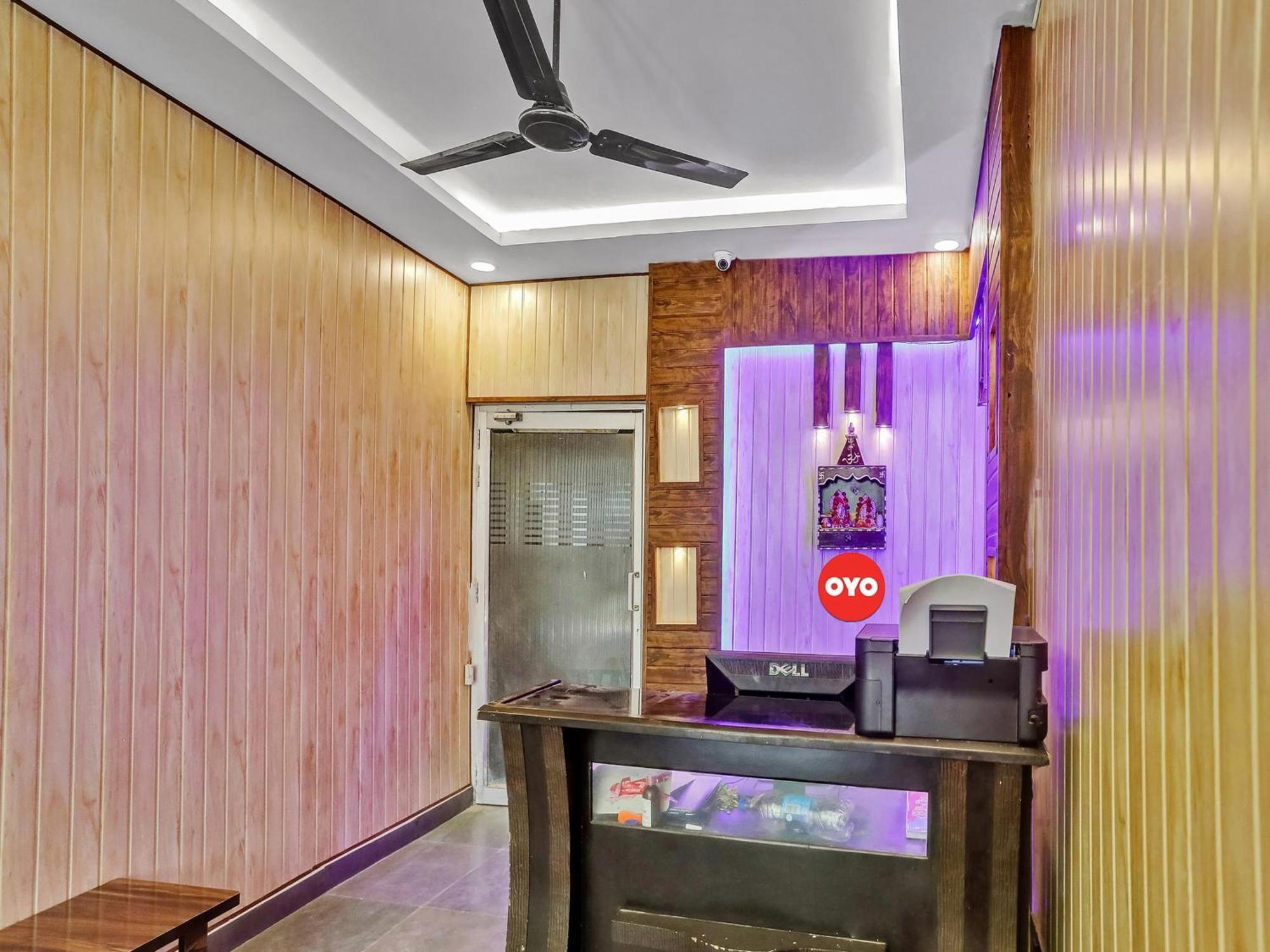Hotel O Mahakaal Palace Lucknow